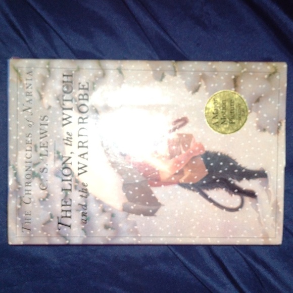 The Chronicles of Narnia lion the witch and the wardrobe book by cw Lewis - Picture 5 of 6